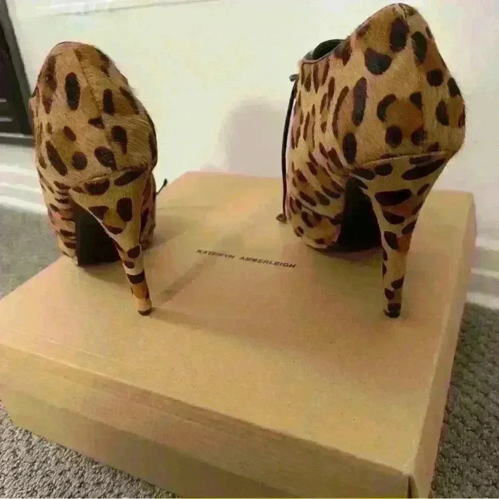 Kathryn Amberleigh leopard ankle boot size 8.5 in great condition whit box - Picture 3 of 7